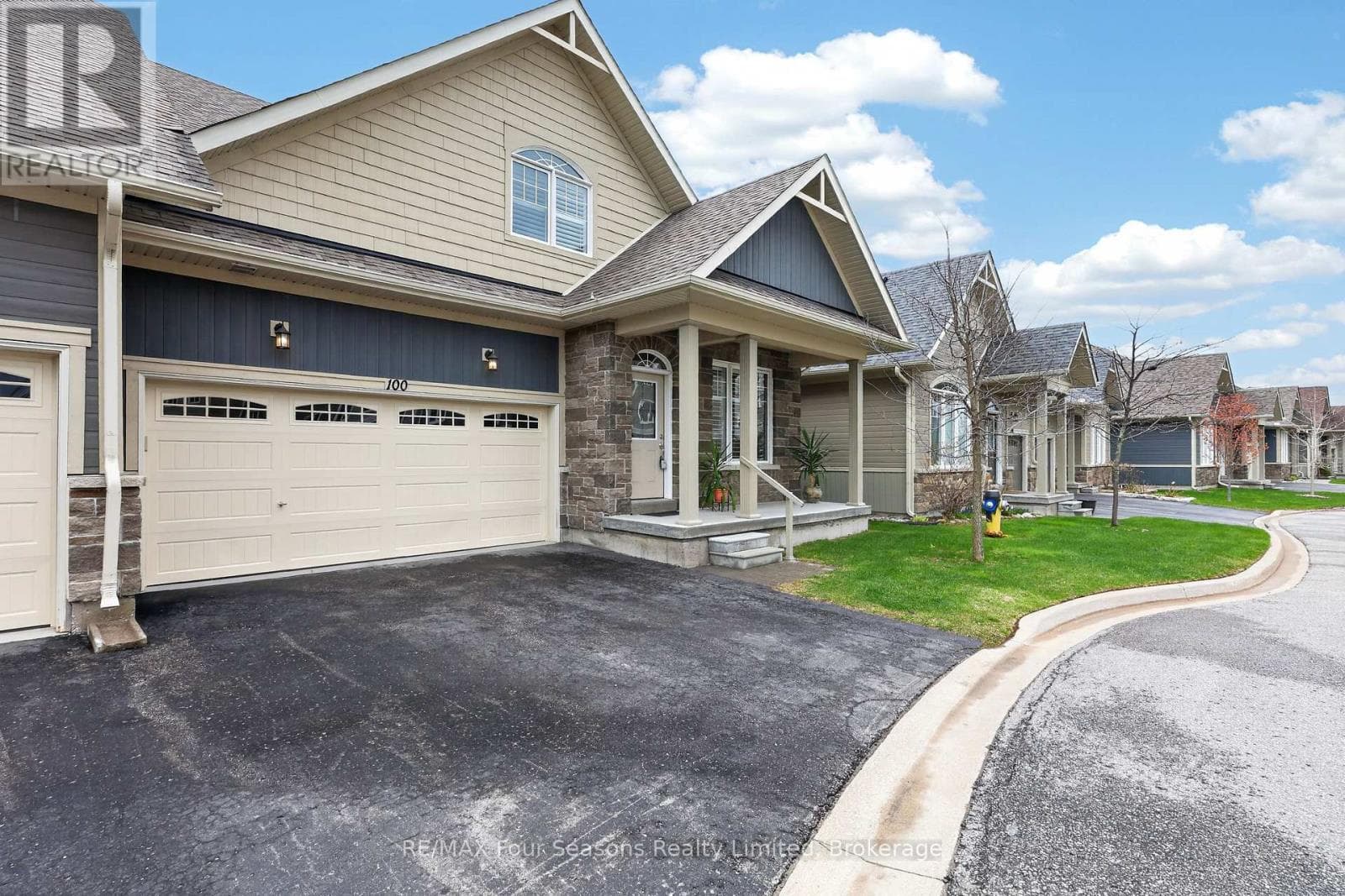100 KARI CRESCENT in