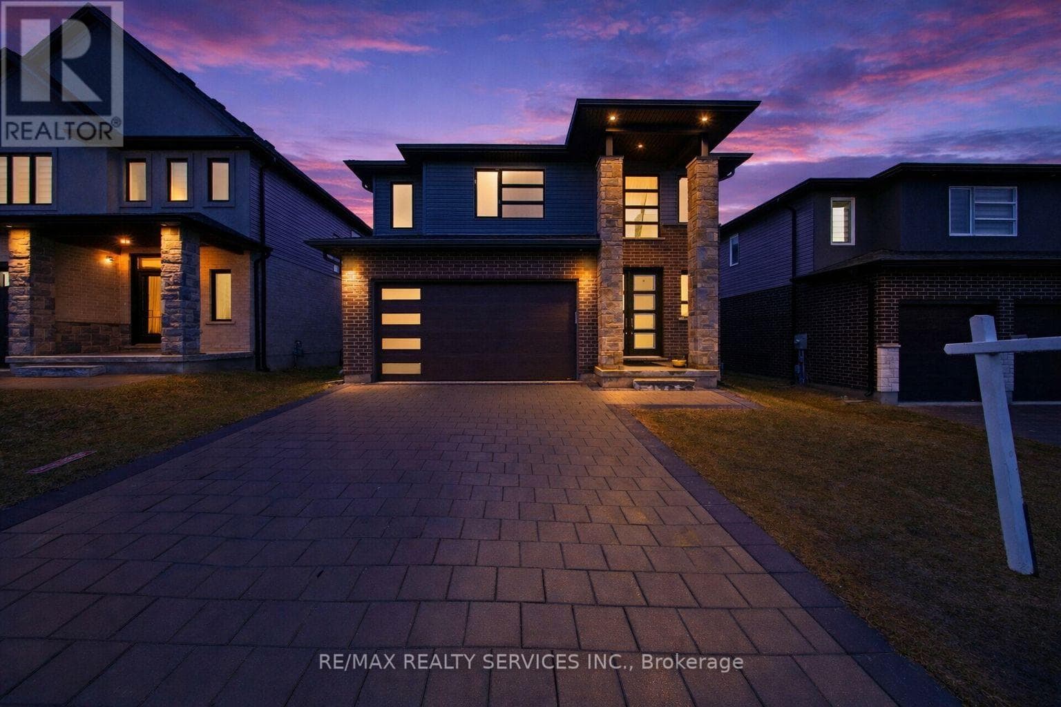 1891 FOUNTAIN GRASS DRIVE in River Bend