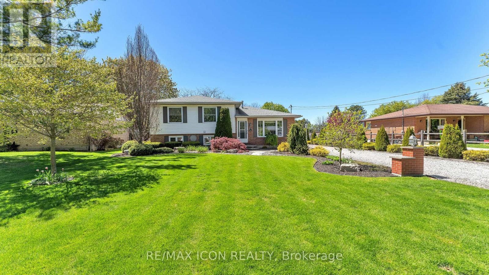 267 VICTORIA STREET in