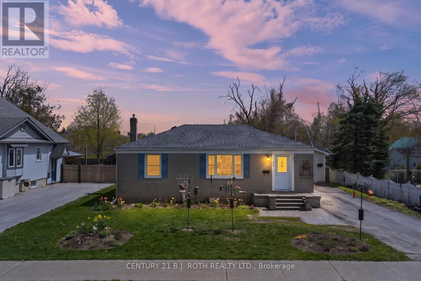 25 SKYLINE DRIVE in