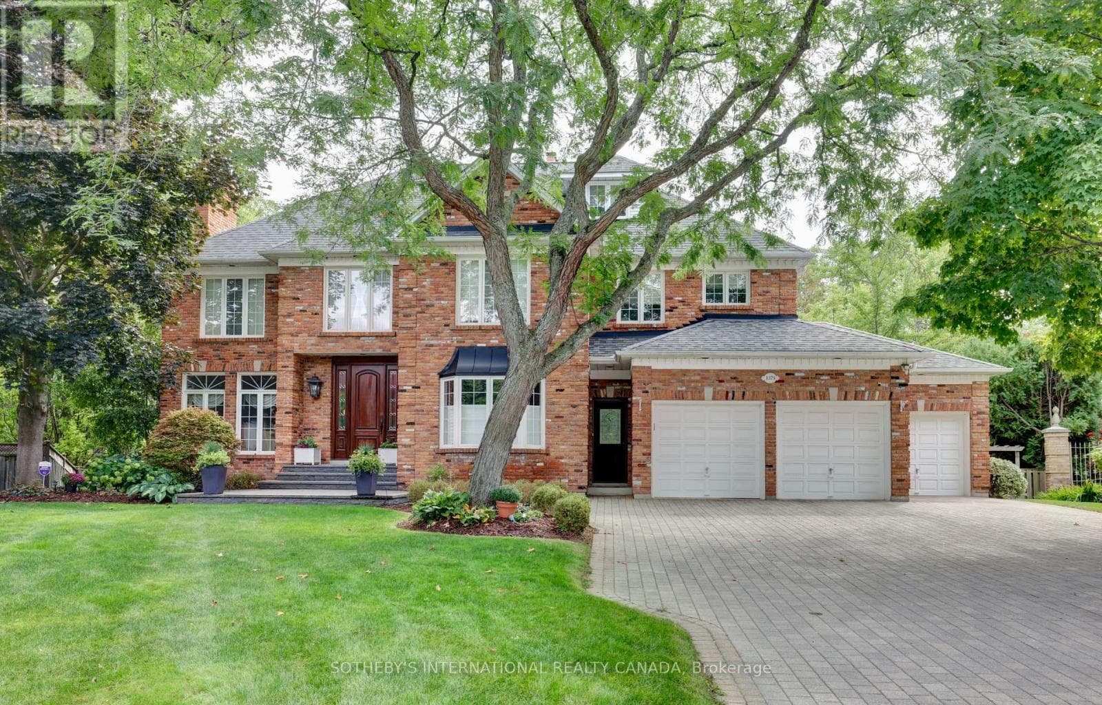 1379 MEADOW GREEN COURT in