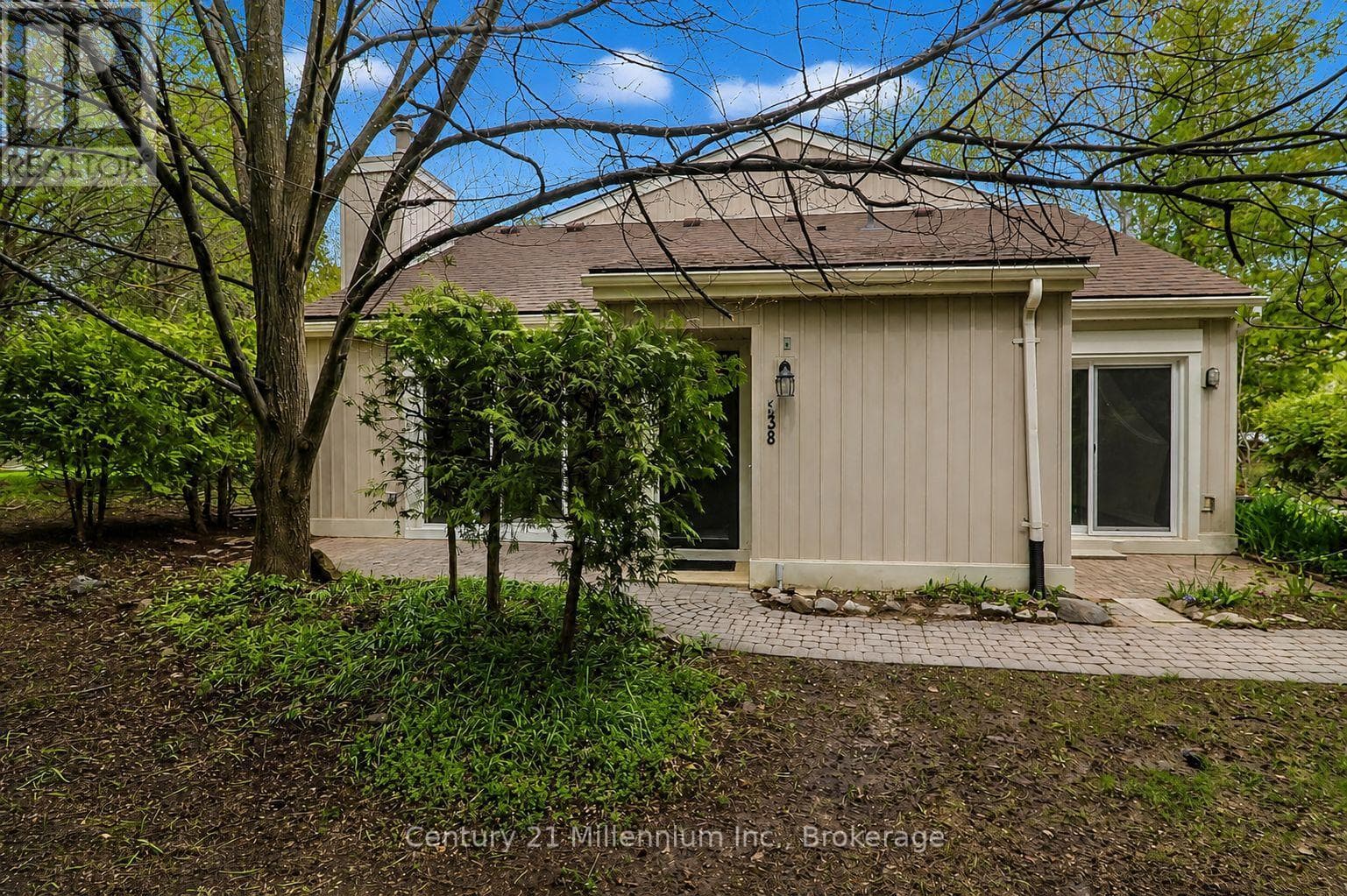 538 - 22 DAWSON DRIVE in
