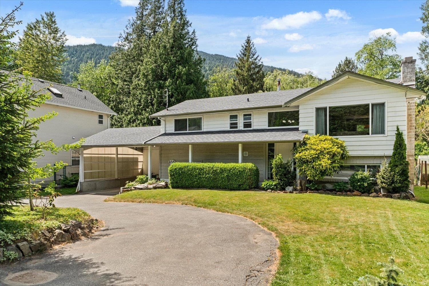 459 NAISMITH AVENUE, Harrison Hot Springs in