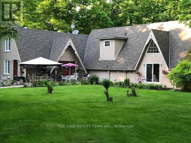 100 BRIDLE PATH in Mount Albert