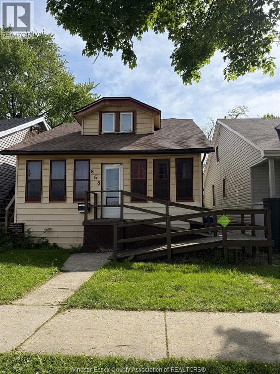 868 JANETTE AVENUE in City Centre