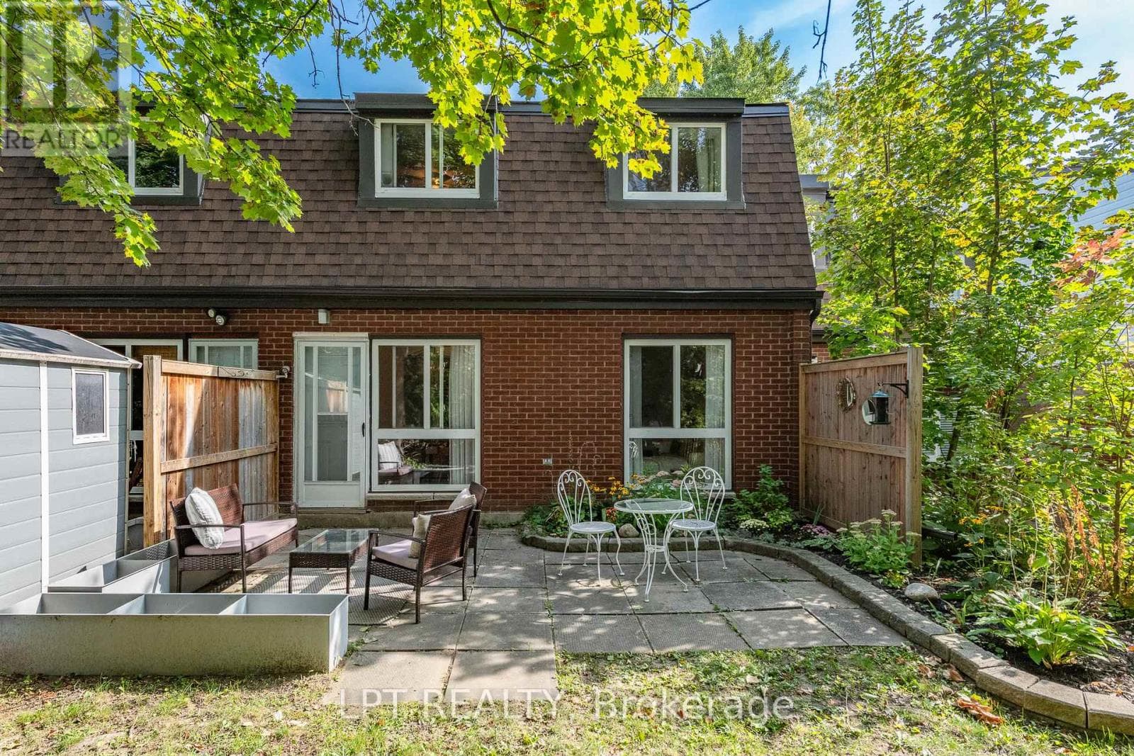 7J - 2080 OGILVIE ROAD in BEACON HILL SOUTH - CARDINAL HEIGHTS