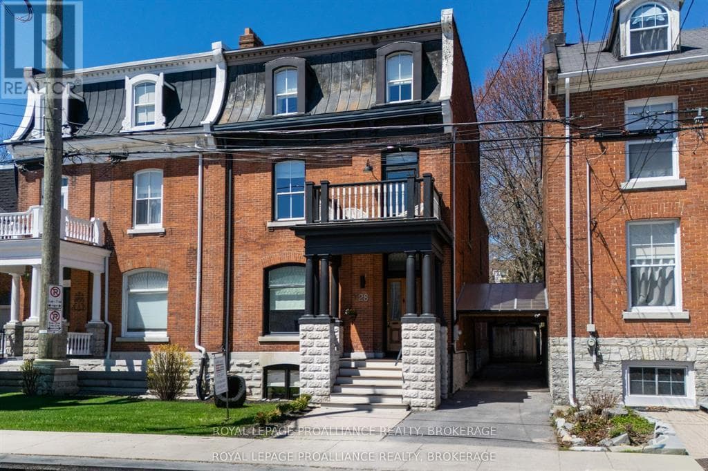 28 WELLINGTON STREET in Sydenham