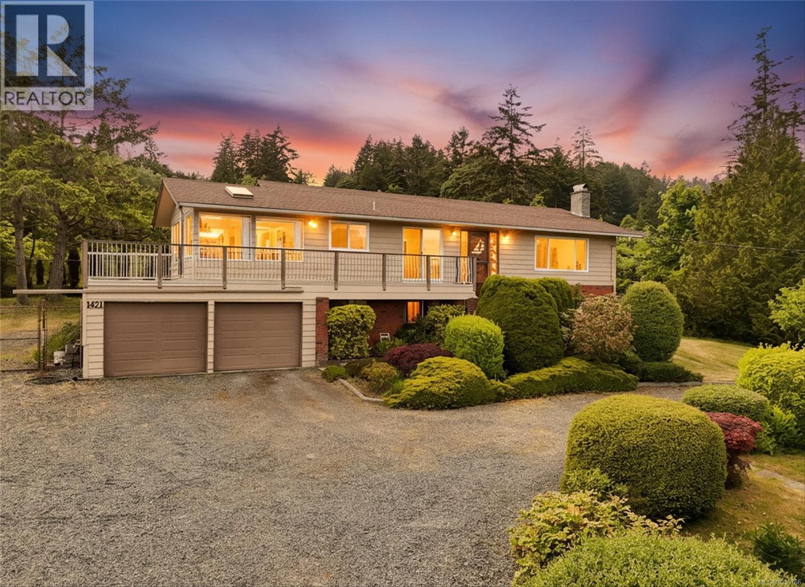 1421 Seaspray Blvd in