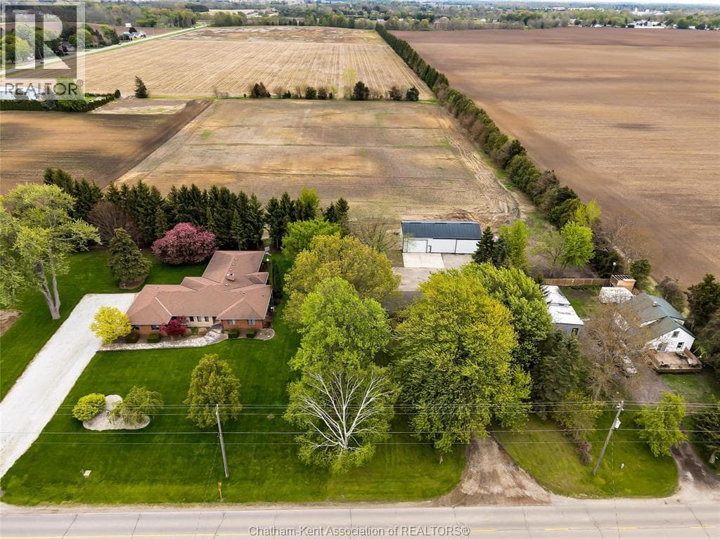 864 MCNAUGHTON AVENUE East in