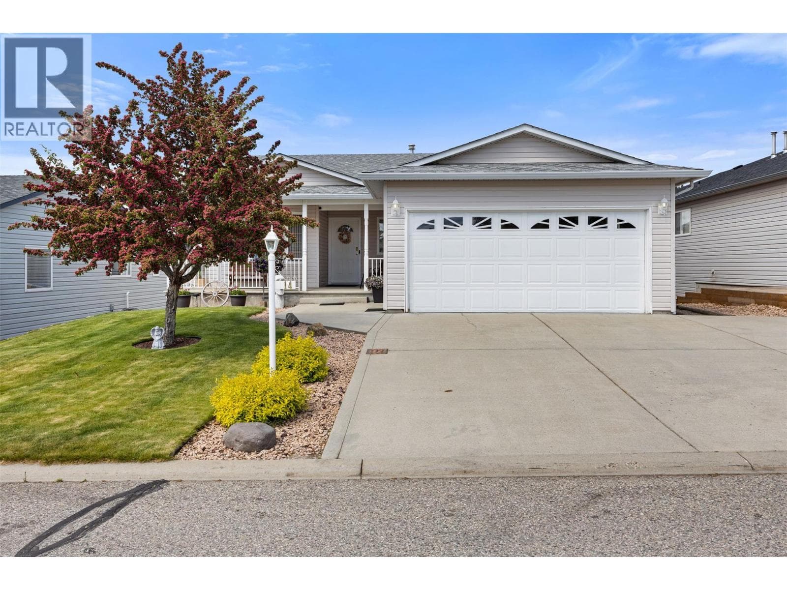 14 4450 POSTILL DRIVE in Highway 97