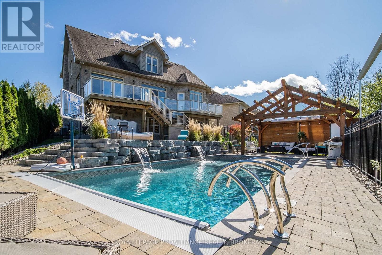 710 KANANASKIS DRIVE in Cataraqui Westbrook