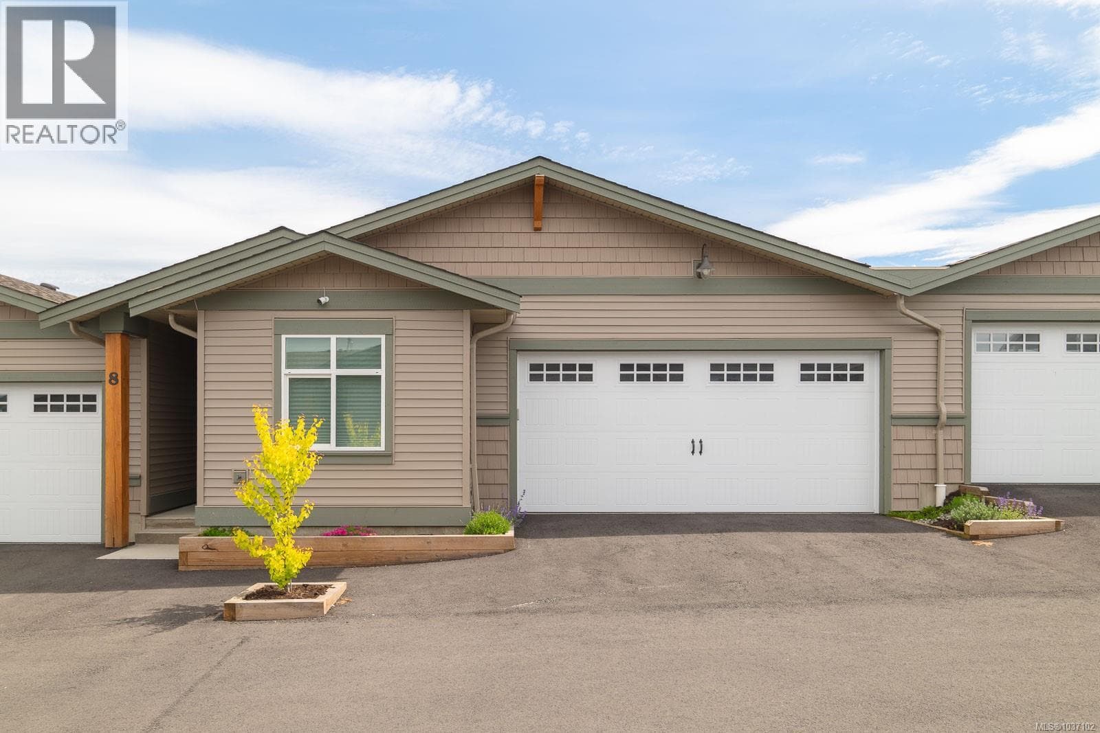 8 3774 12th Ave in