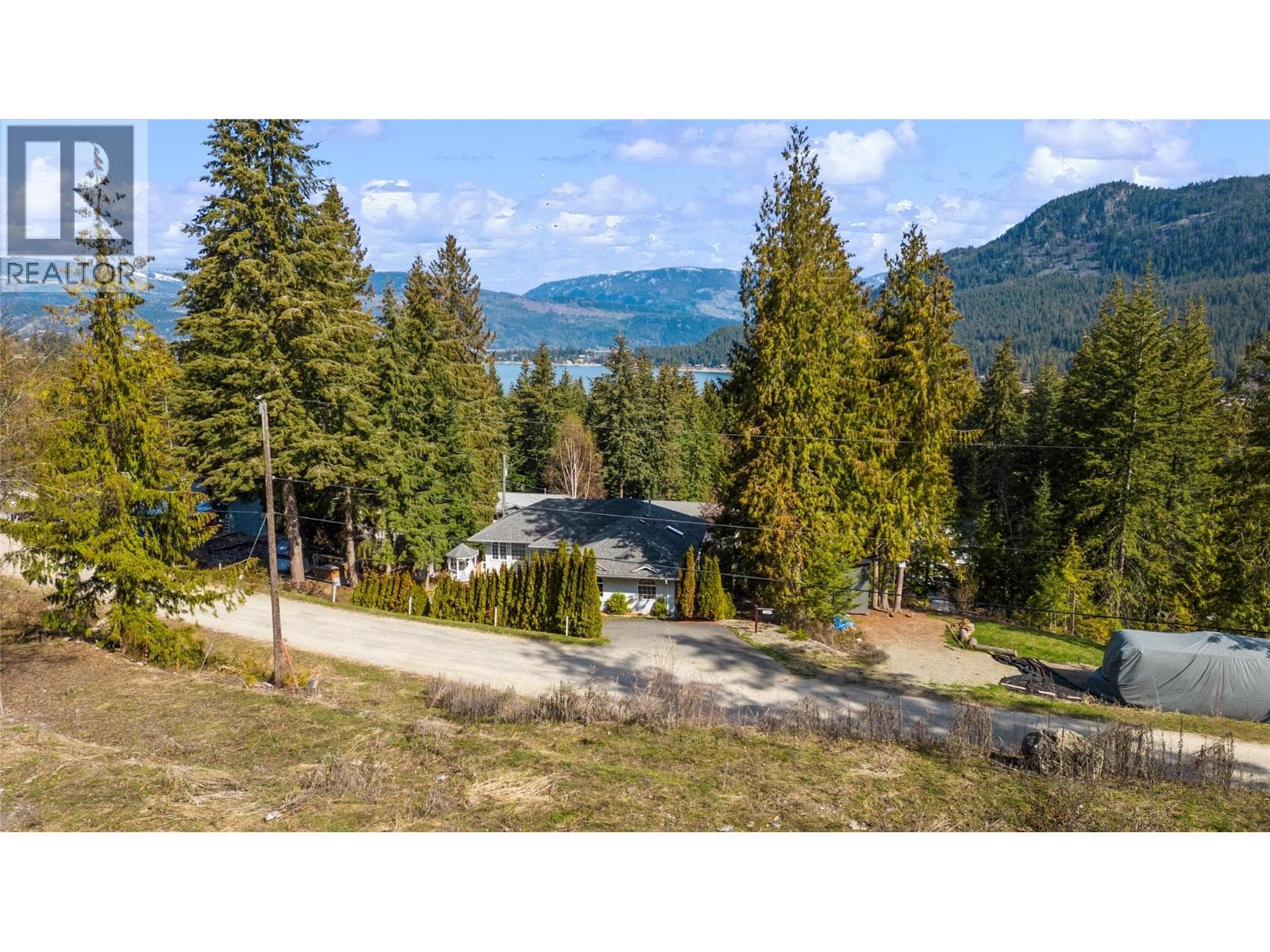 2622 WOODLAND PLAZA in