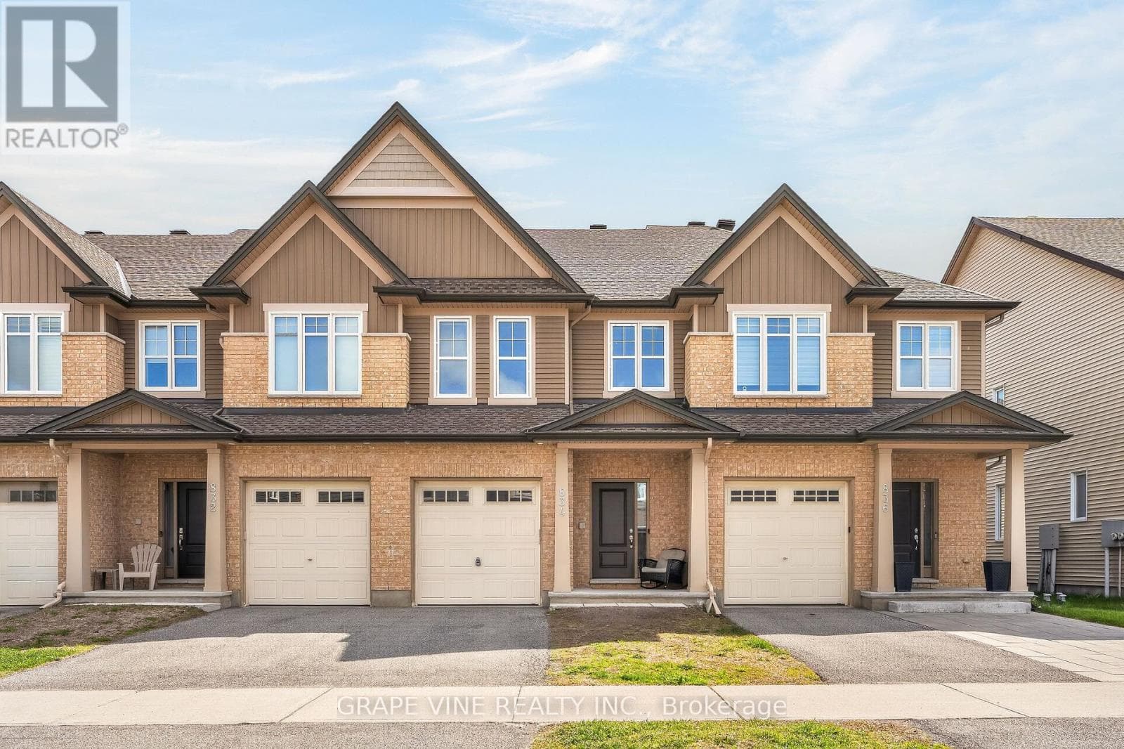 834 CEDAR CREEK DRIVE in FINDLAY CREEK