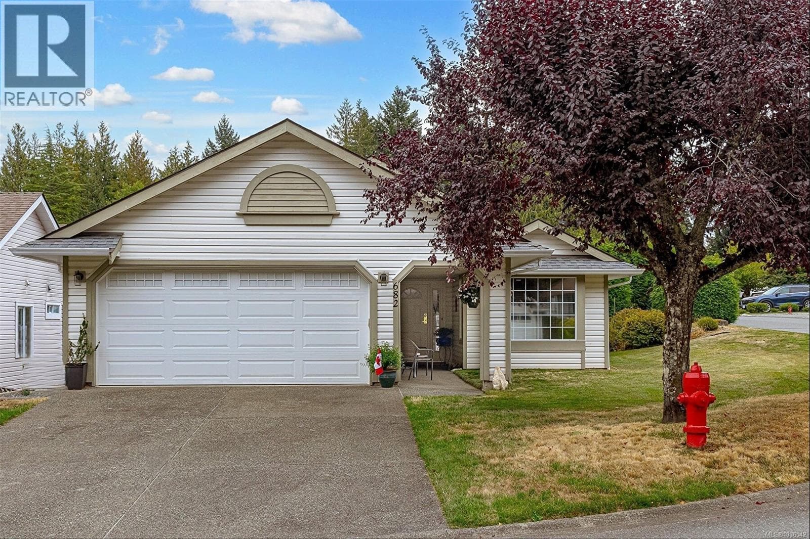 682 Pineridge Dr in