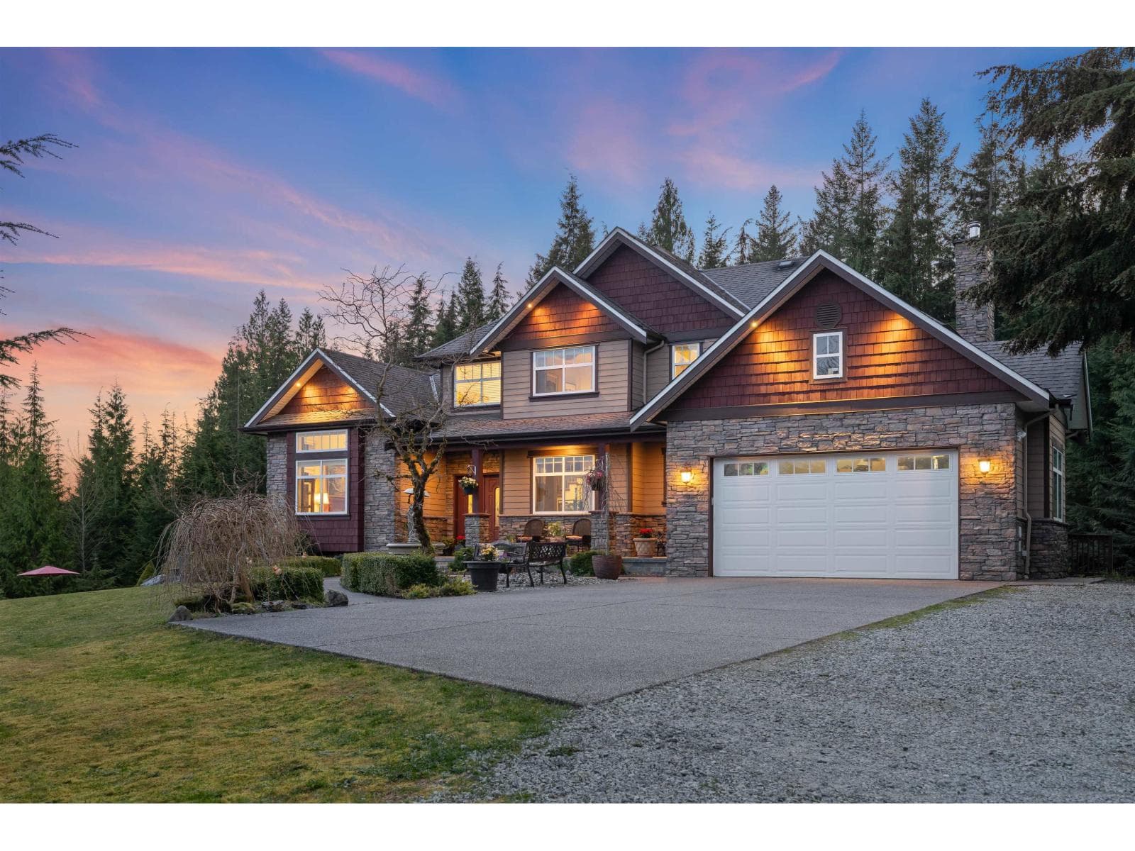 12483 POWELL STREET in Stave Falls