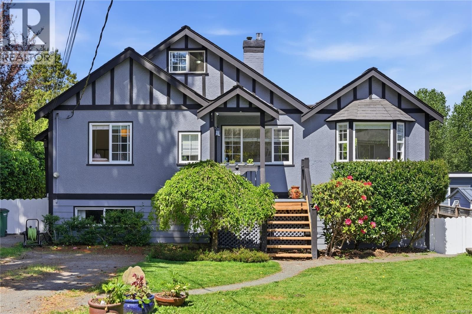 930 LODGE AVENUE in
