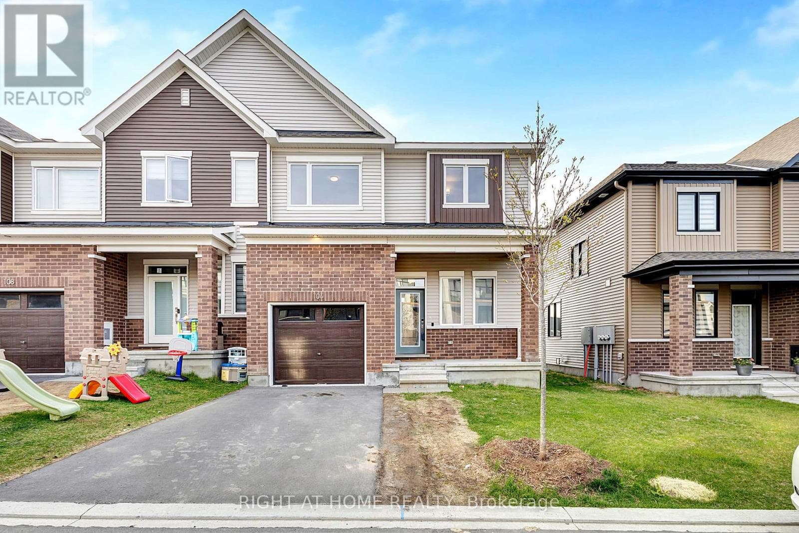 106 BEEBALM CRESCENT in STONEBRIDGE - HALF MOON BAY