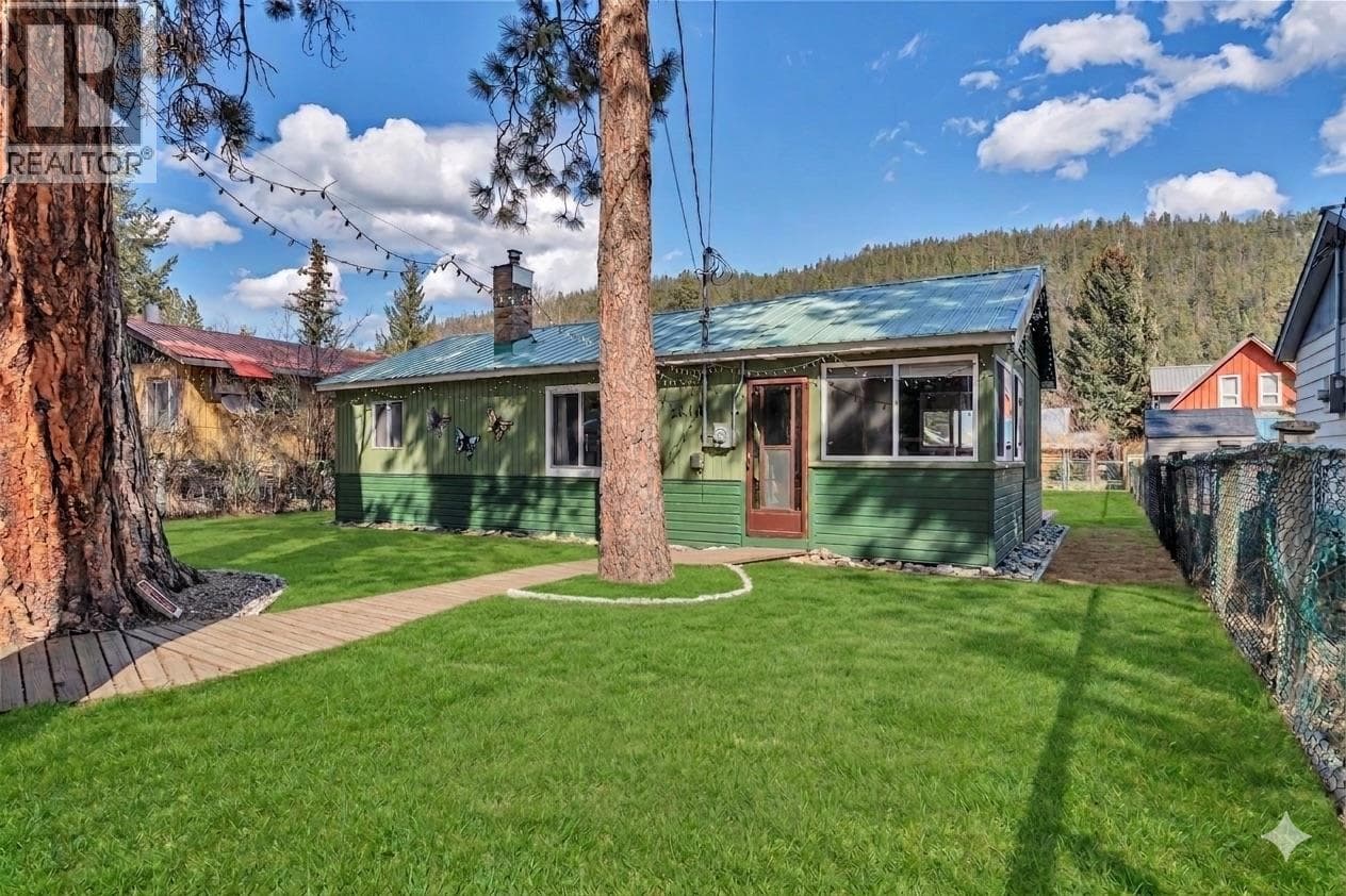 2615 NICOLA AVENUE in