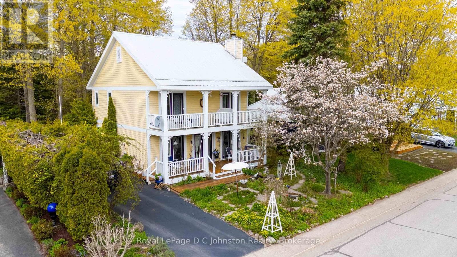UNIT 123 - 383 MCNABB STREET in