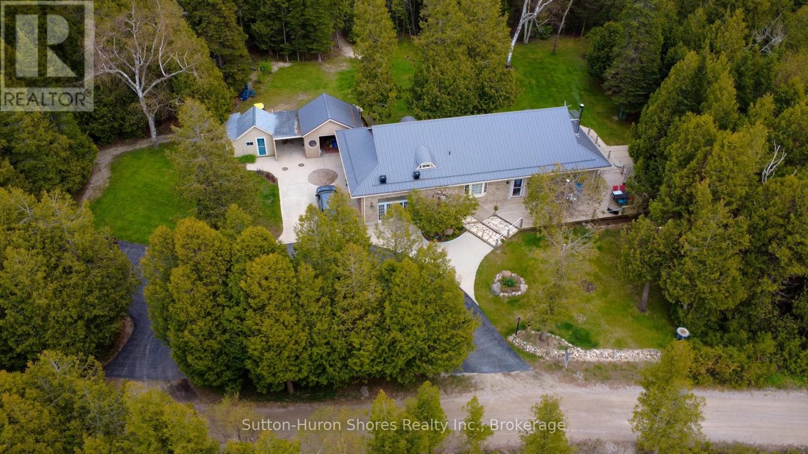 484 SUNSET DRIVE in