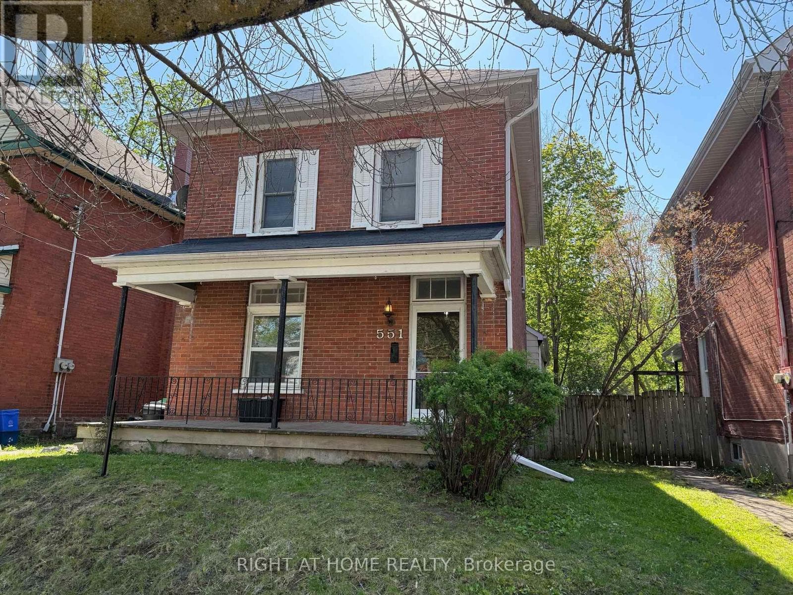 551 BETHUNE STREET in Downtown