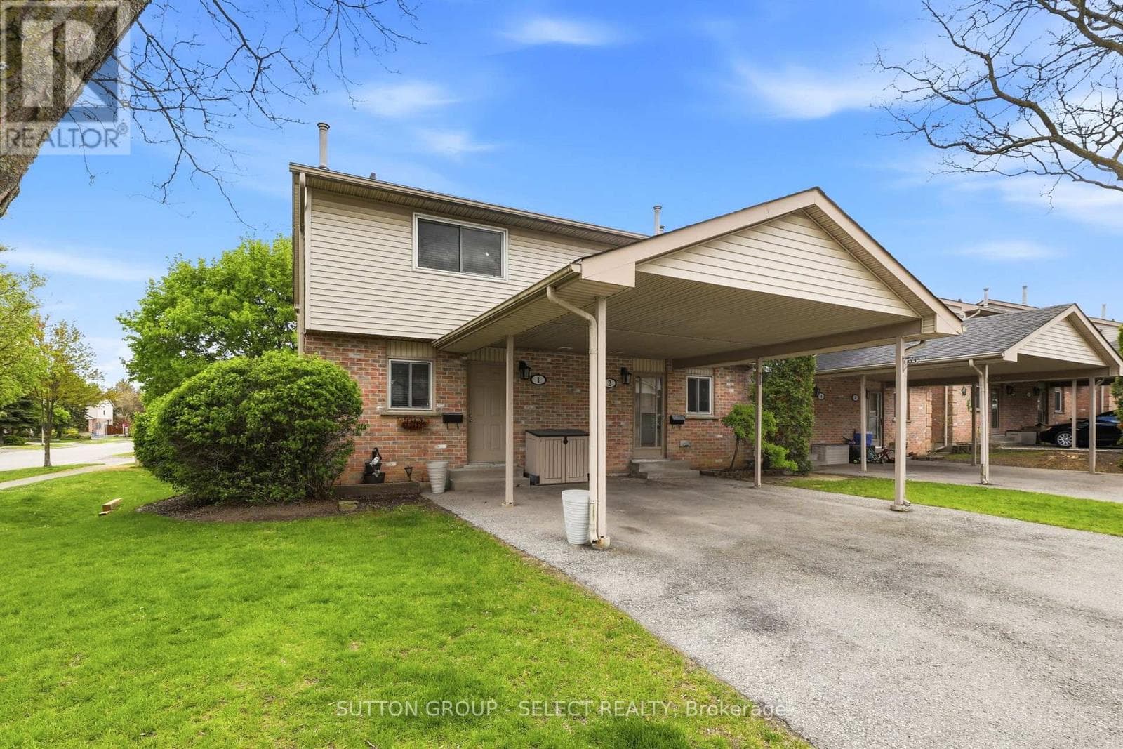 1 - 151 BONAVENTURE DRIVE in Argyle