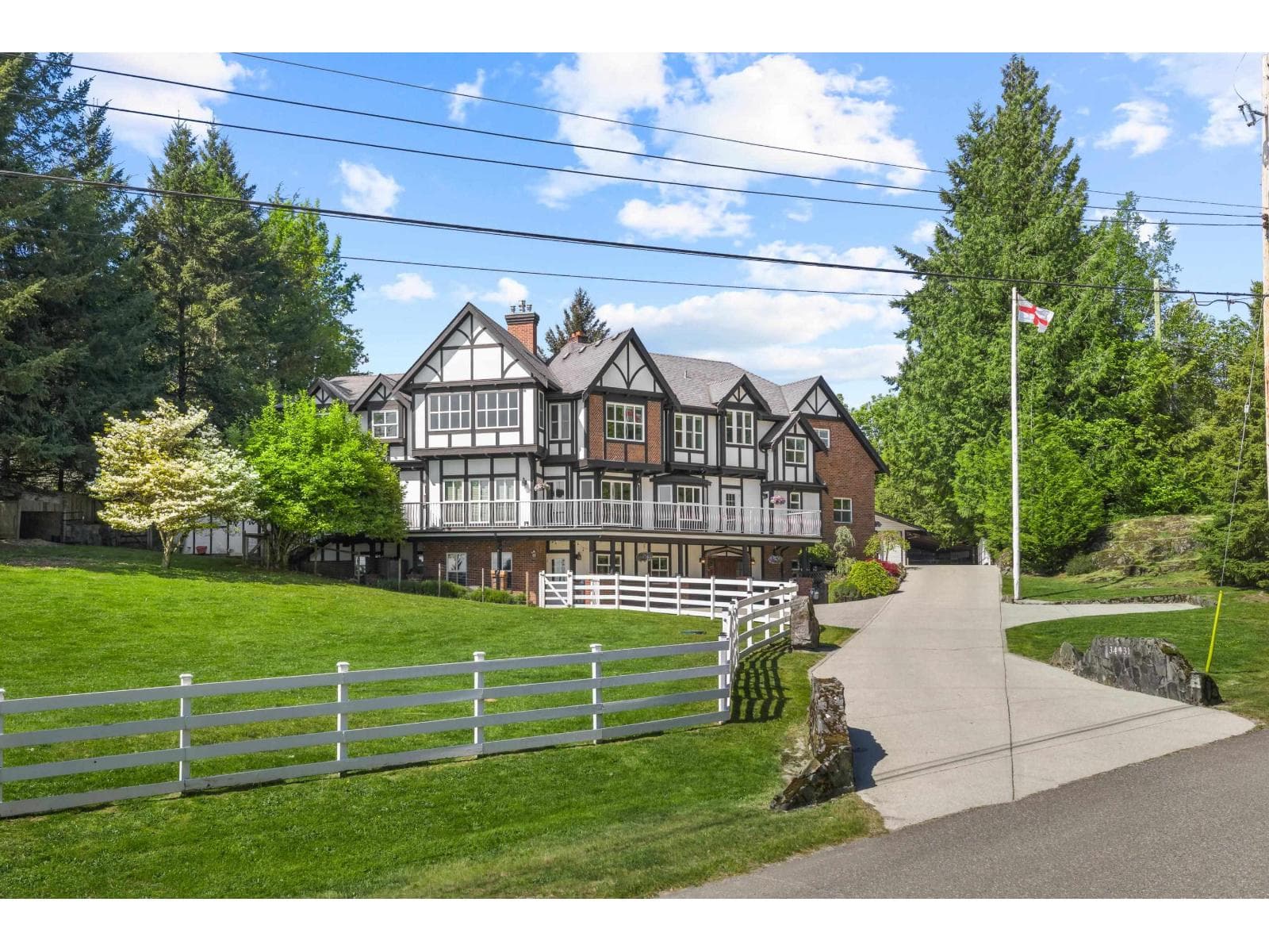 34931 FERNDALE AVENUE in Hatizc-North Hatzic