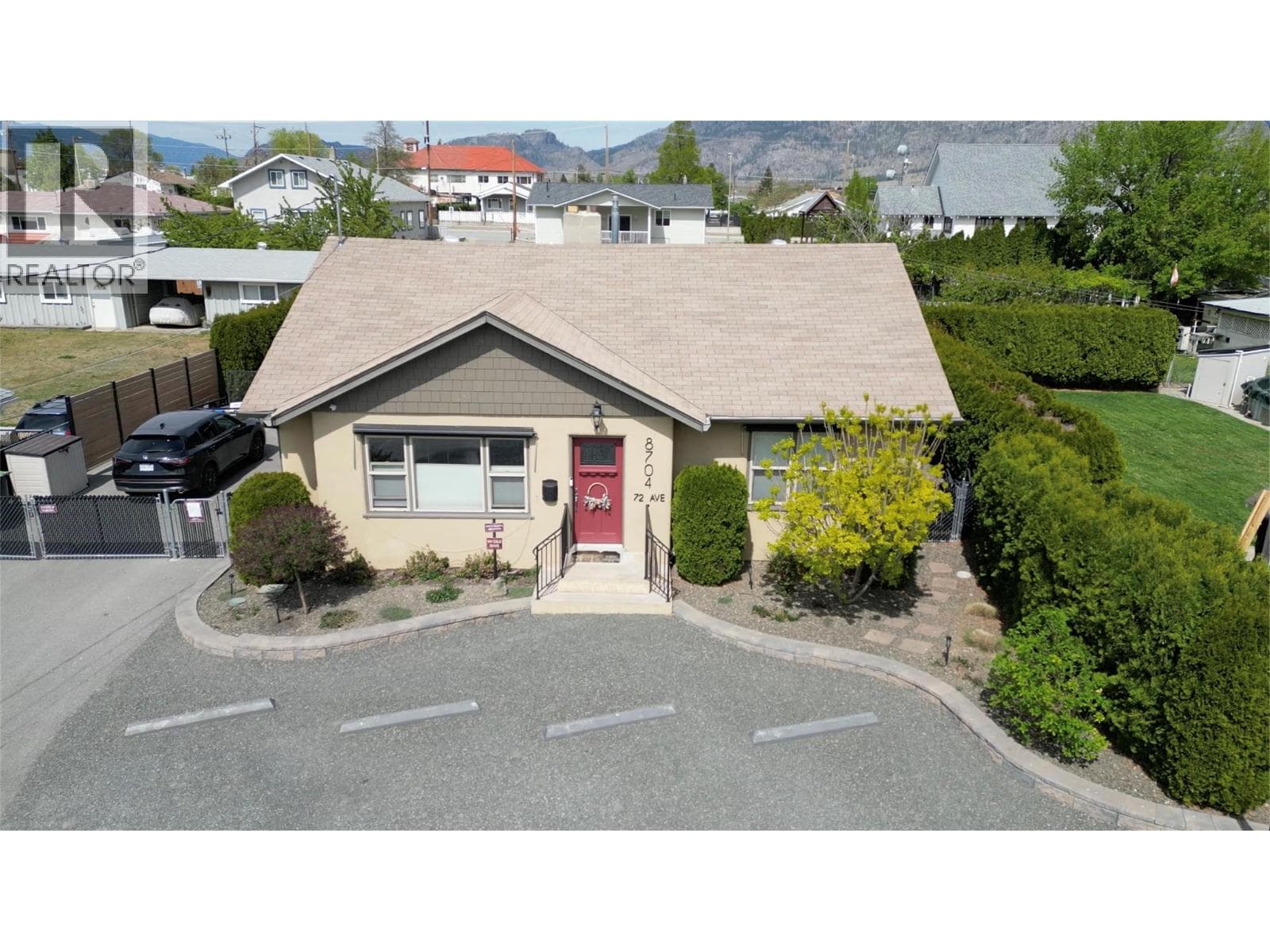 8704 72ND Avenue in