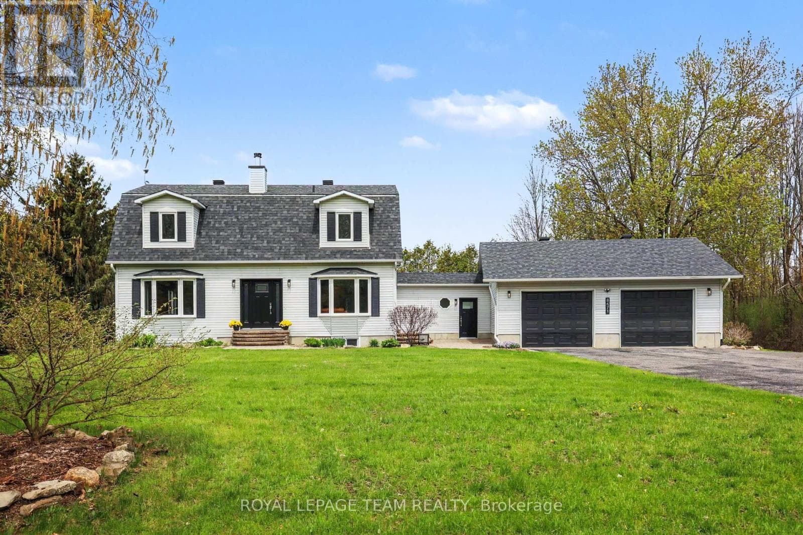 8471 MARIONVILLE ROAD in METCALFE