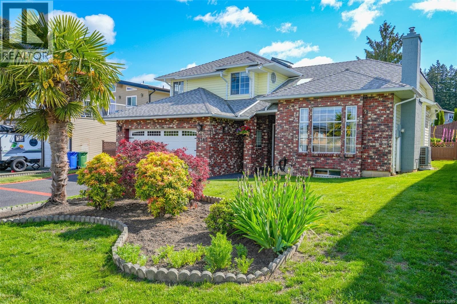 3141 McNaughton Ave in