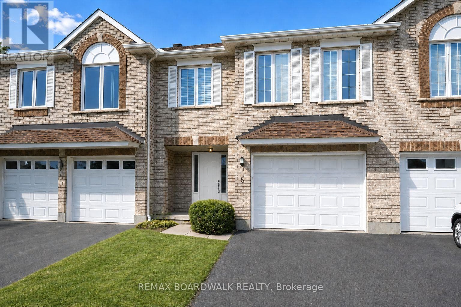 5 MAPLE PARK PRIVATE in BLOSSOM PARK - TIMBERMILL