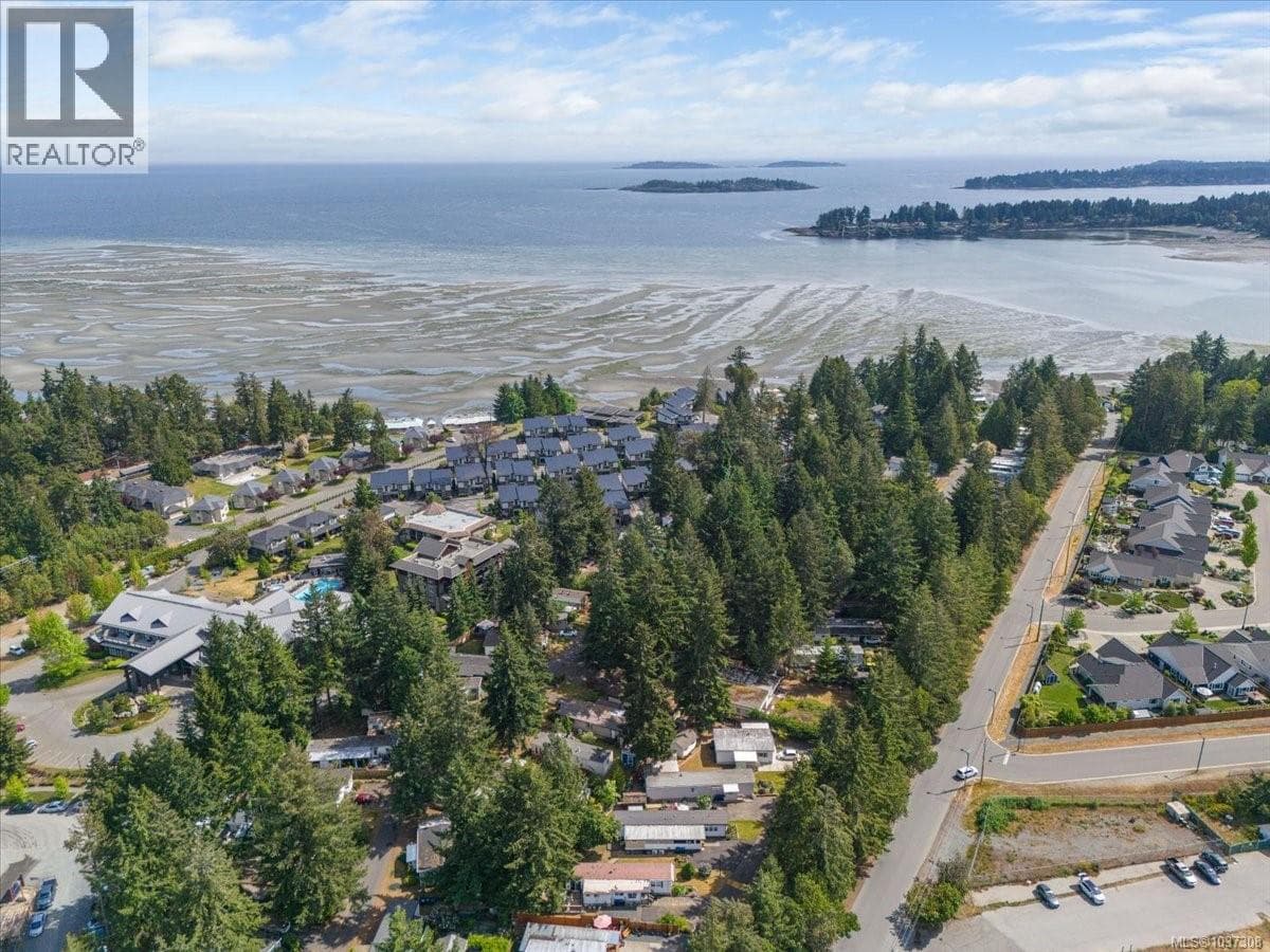 53 1247 Arbutus Rd in