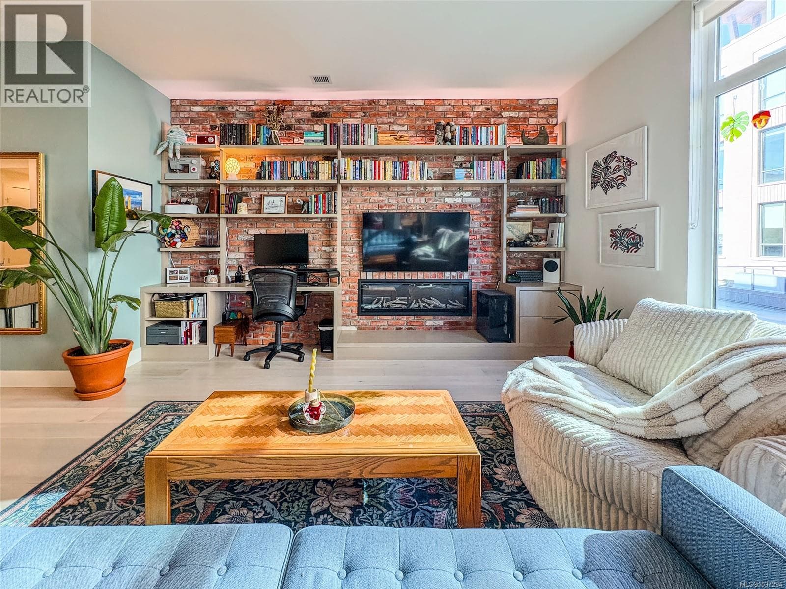 301 501 Park Pl in
