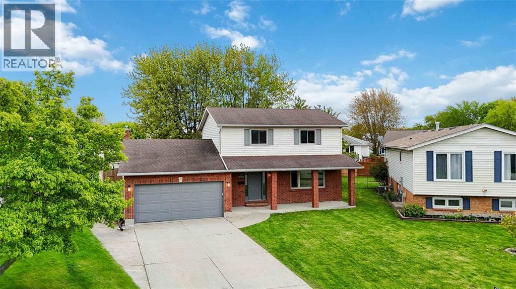 1516 HENLEY CRESCENT in