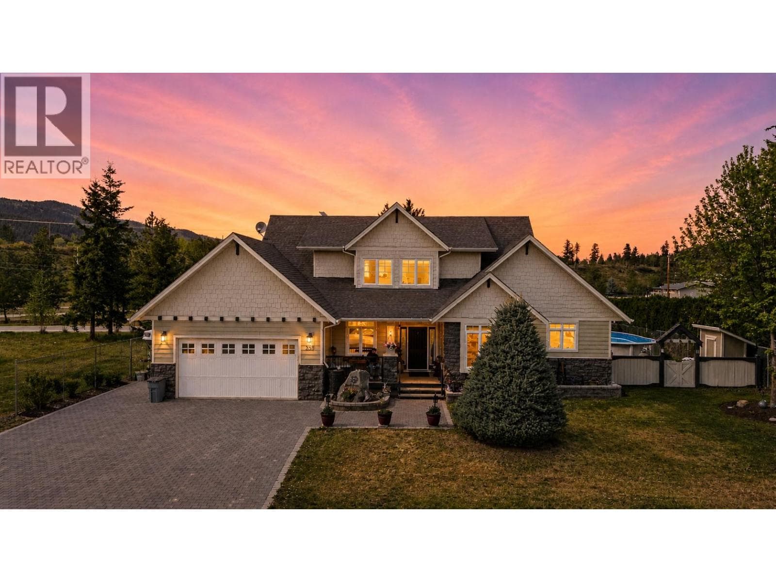 252 Oriole Way in