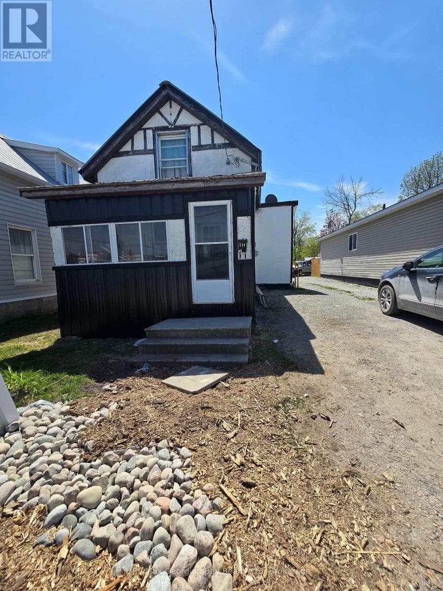 111 ANDREW STREET S in