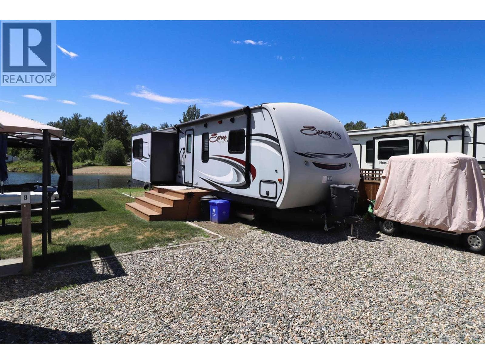 8 EAGLE LANE in
