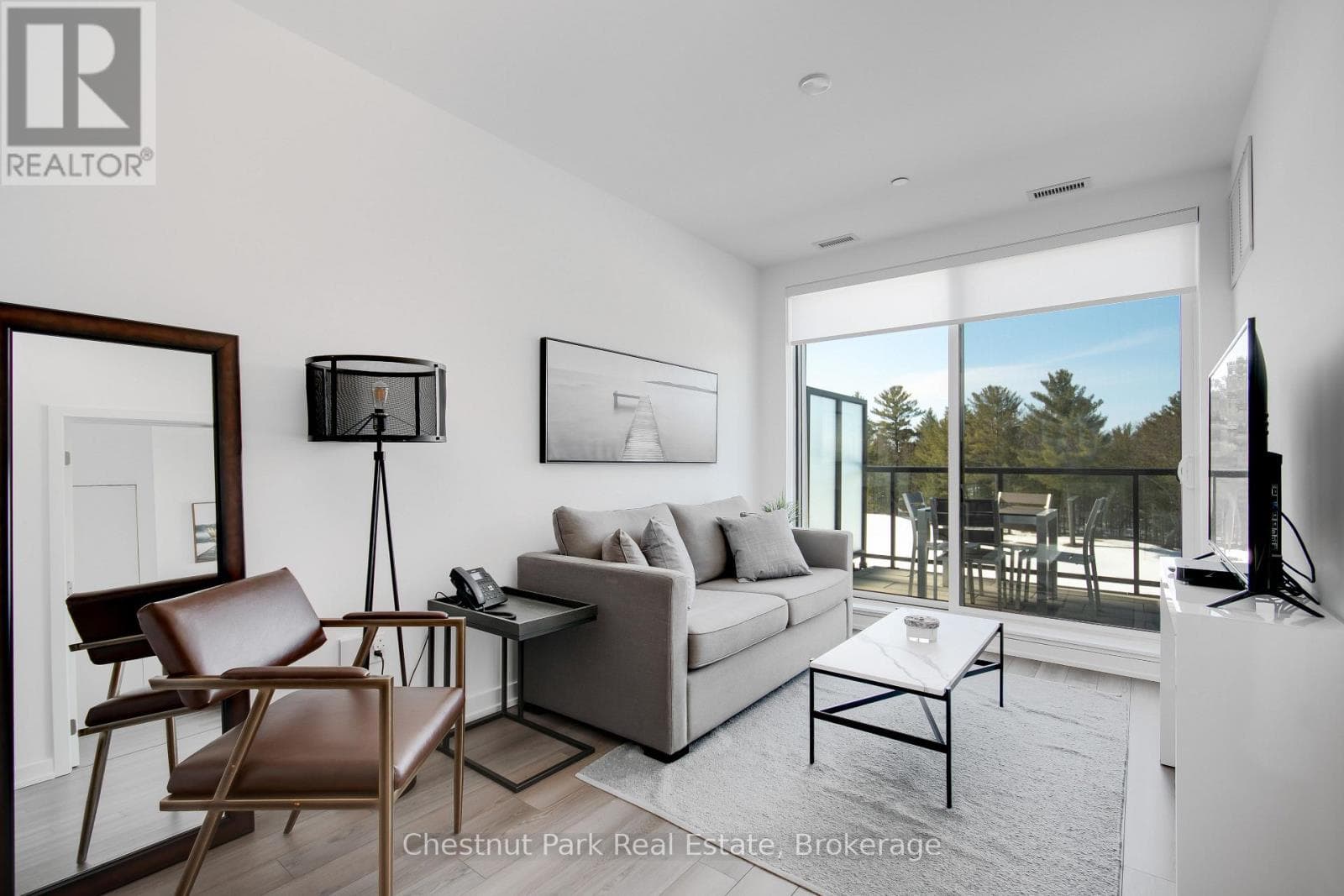 404 - 120 CARRICK TRAIL in