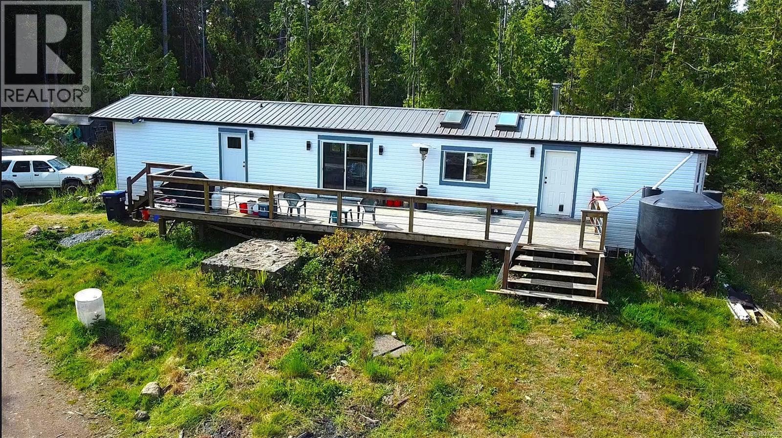 516 Berg Rd in