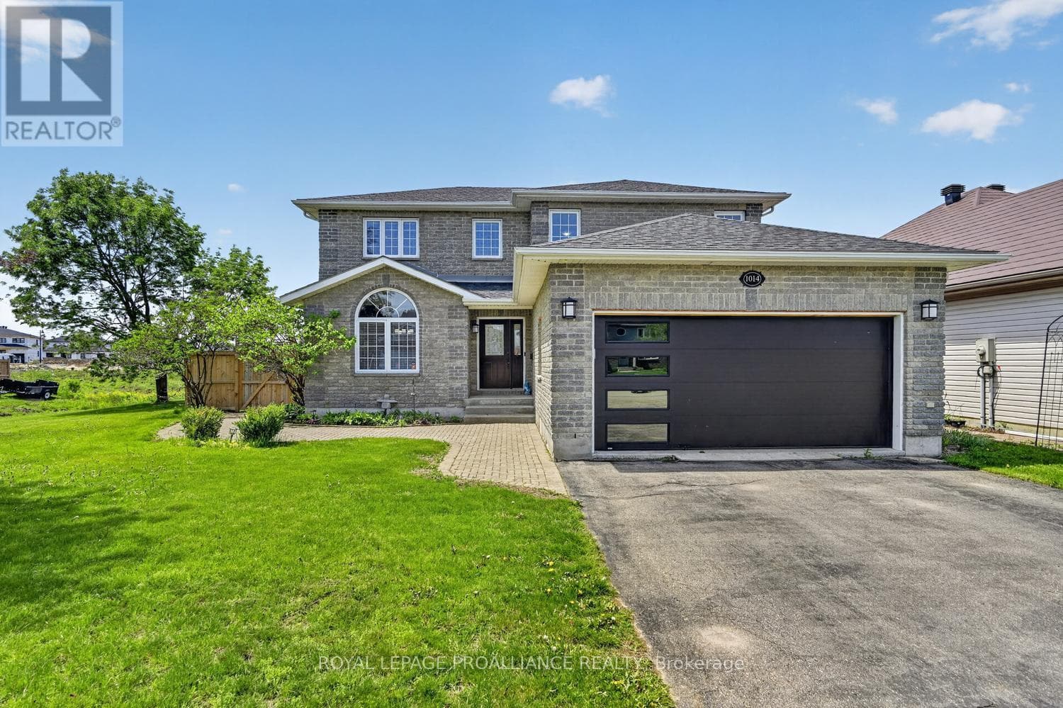 1014 CRESTWOOD DRIVE in