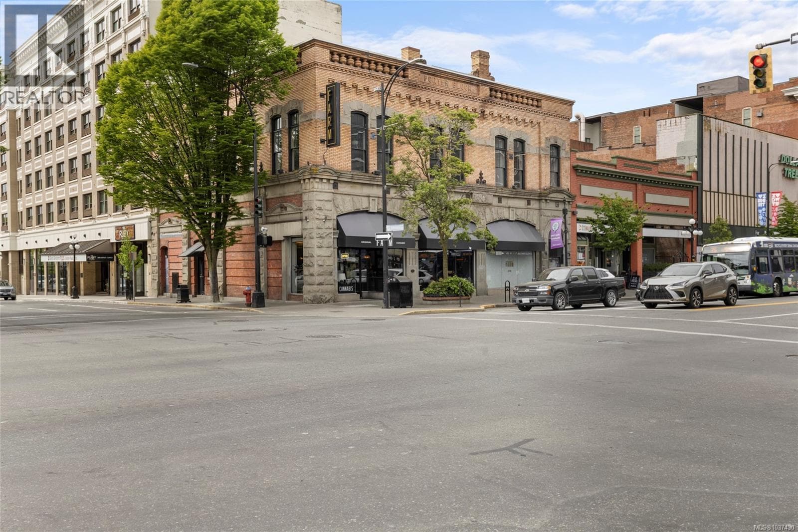 660 JOHNSON STREET in Downtown