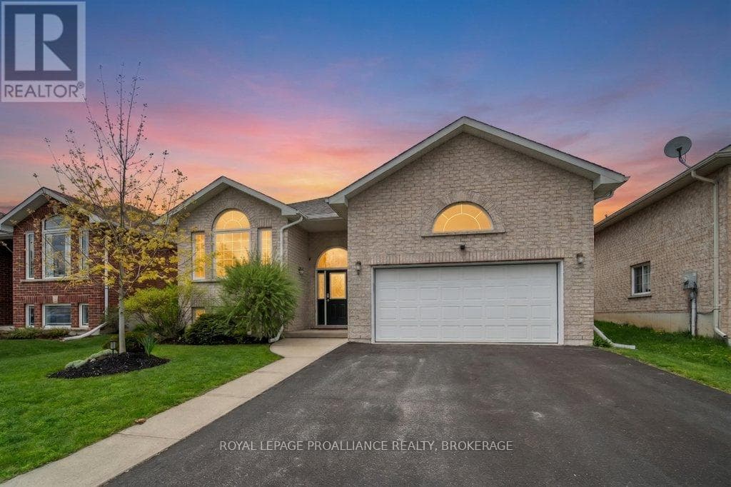 6 ASHWOOD CRESCENT in
