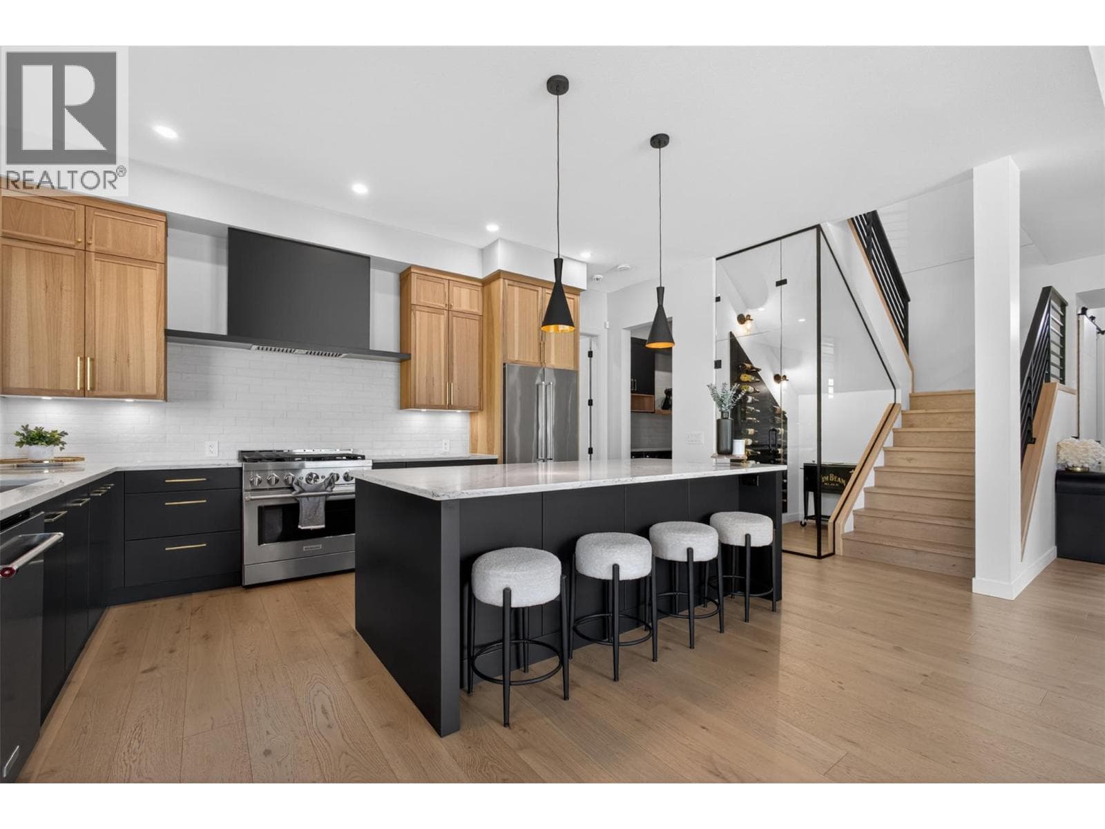 10255 Beacon Hill Drive in