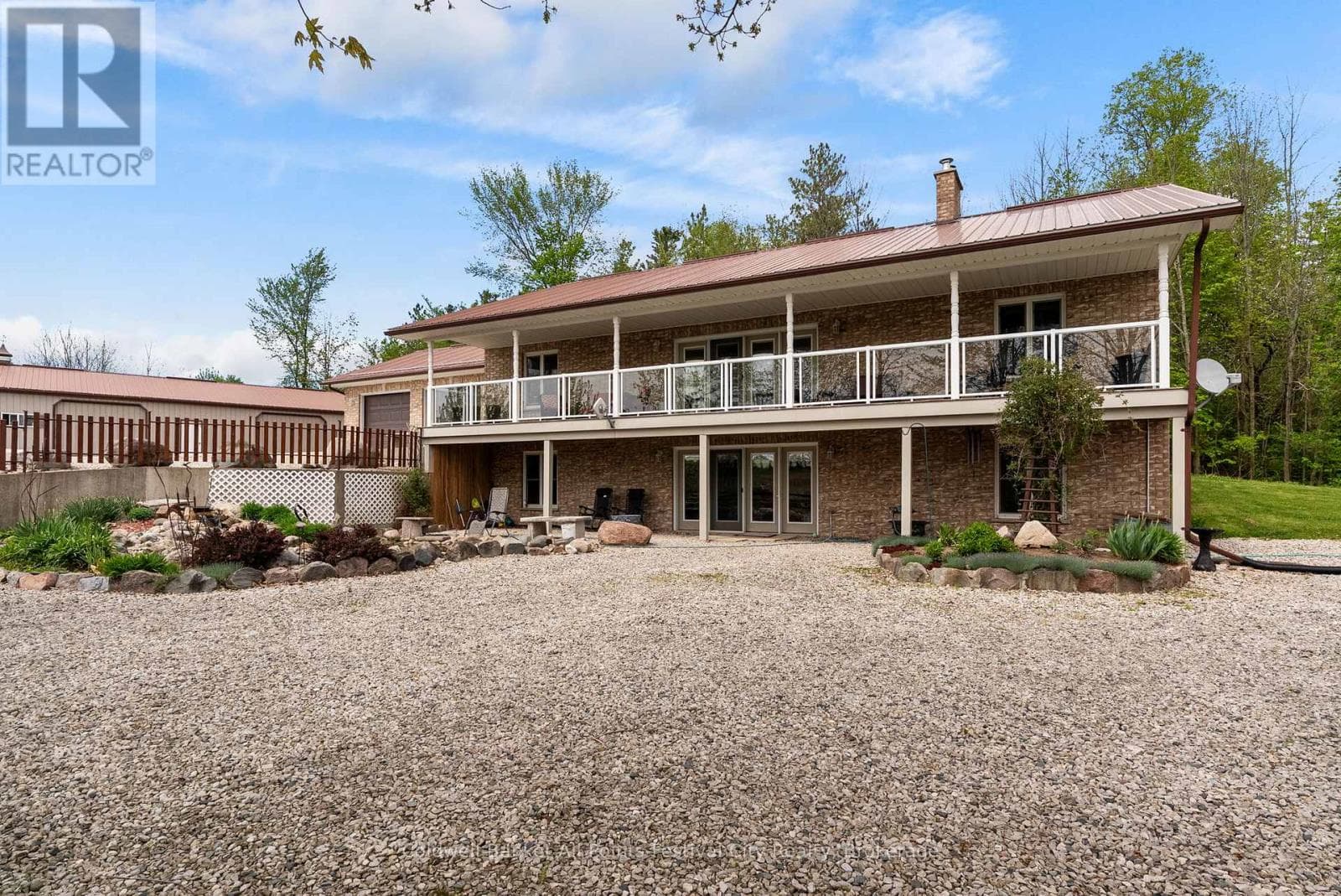 390 PARADISE LAKE STREET in
