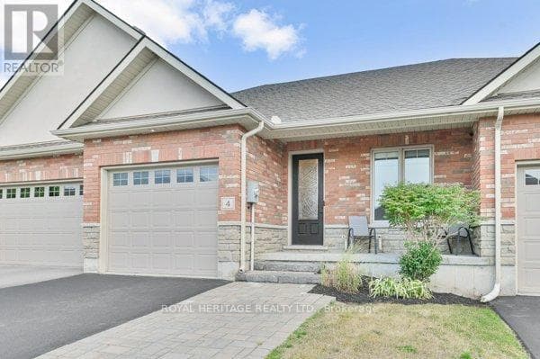 4 KINGFISHER DRIVE in