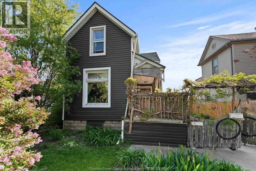 552 PARENT AVENUE in Walkerville
