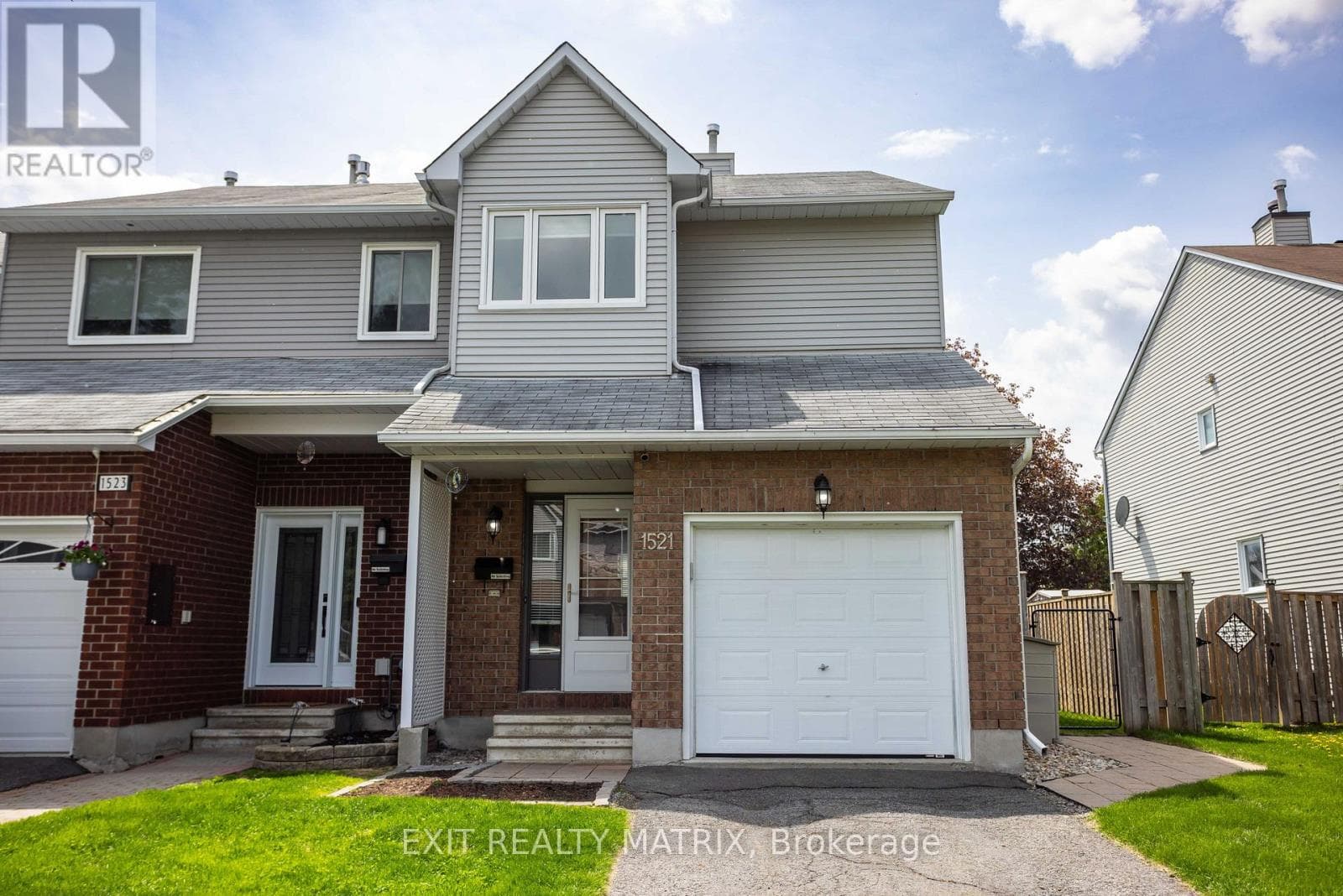 1521 BRIARFIELD CRESCENT in FALLINGBROOK
