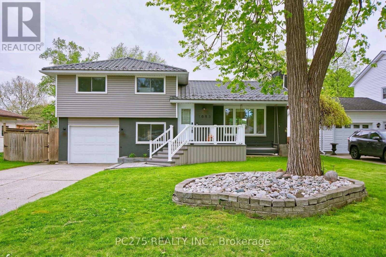 1053 GRIFFITH ROAD in