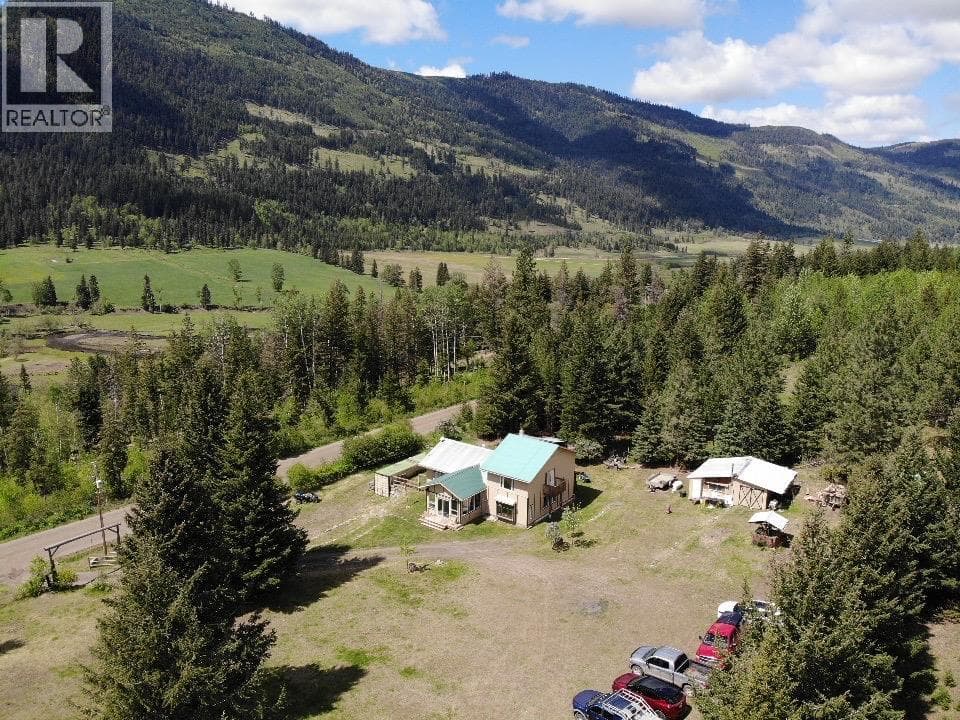 5420 Heffley Louis Creek Road in